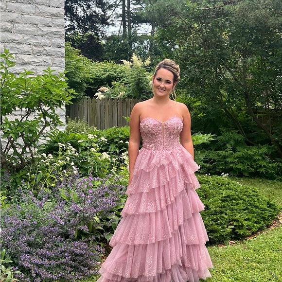 Alyce Paris Strapless Glittery Tiered Prom Dress 💗 - Picture 5 of 6